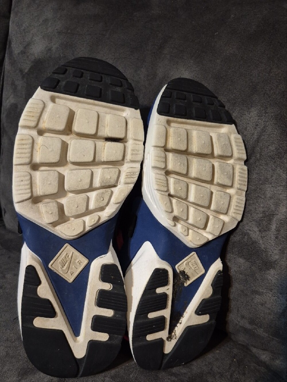 Nike Men Navy Blue and Black Athletic Shoes with Pink Accent - Picture 4 of 6